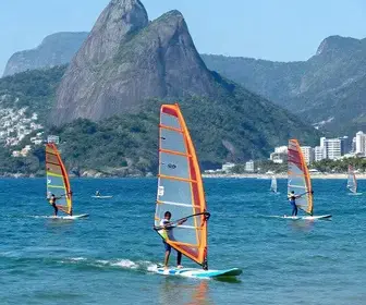Aprenda a Praticar Windsurf em Búzios: Dicas e Informações
