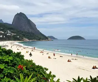 Descubra a Beleza da Praia das Caravelas em Búzios Descubra a Beleza da Praia das Caravelas em Búzios