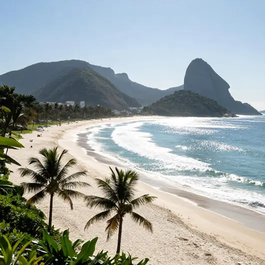 Descubra a Praia da Ferradura Descubra a Praia da Ferradura