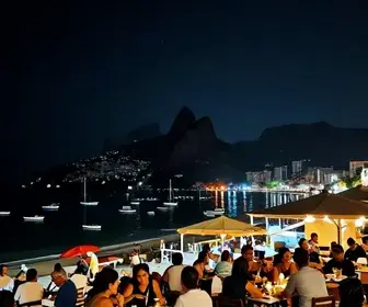 Descubra a Vida Noturna do Porto da Barra em Búzios à Noite