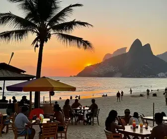 Descubra os Melhores Bares à Beira-Mar em Búzios