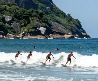 Os Melhores Spots para Surfar em Búzios