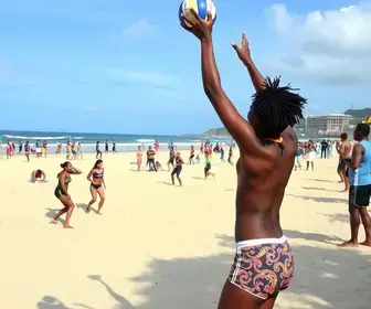 Búzios recebe mais uma edição do Vôlei da Diversidade nesta sexta